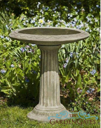 How to Keep Large Bird Baths Clean